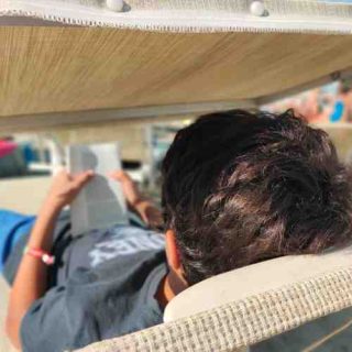 Deine Sonnenliege mit Sonnenschirm